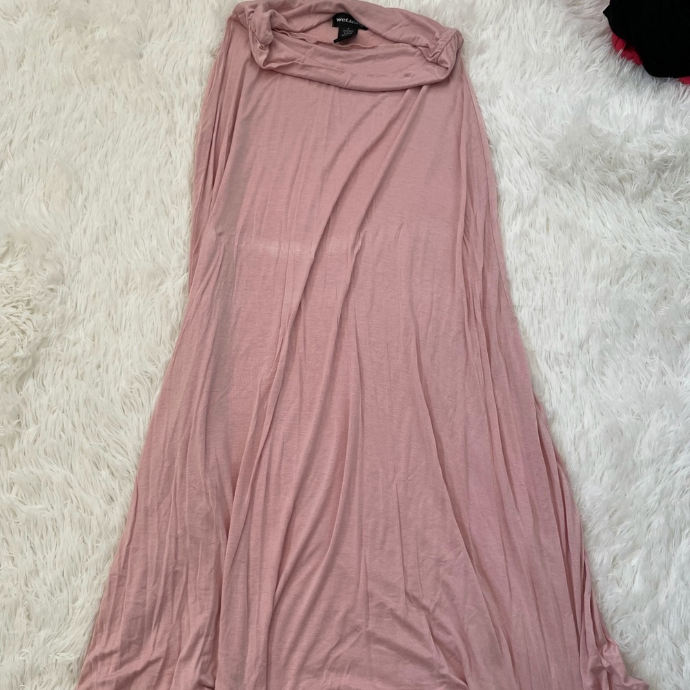 Pink, flowy long skirt